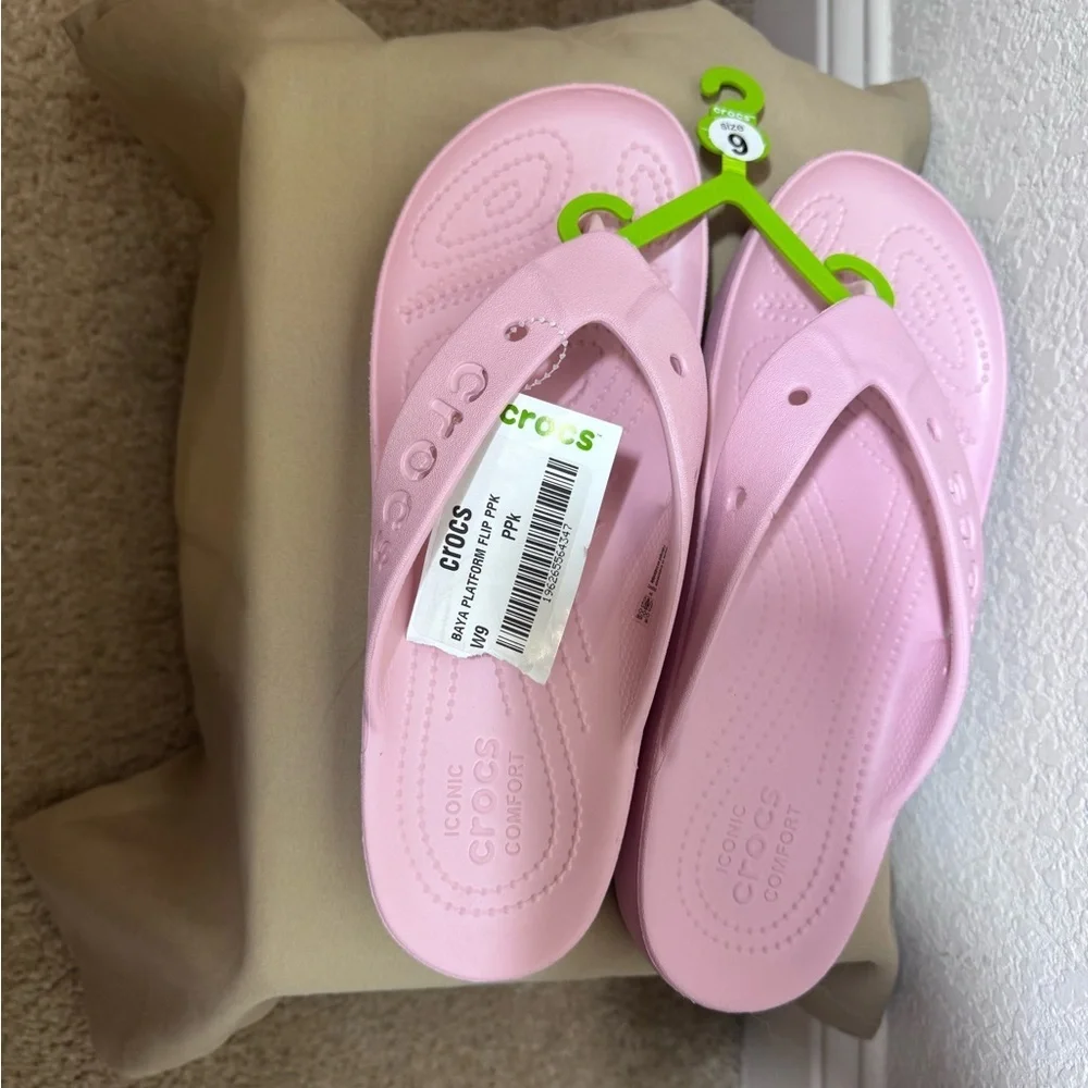 CROCS Women’s Baya Platform Ionic Comfort Flip Flops Size 9 Pink NWT